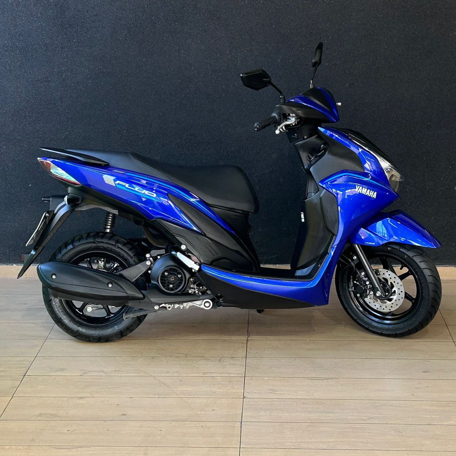FLUO 125 CONNECTED (Híbrido) - 1