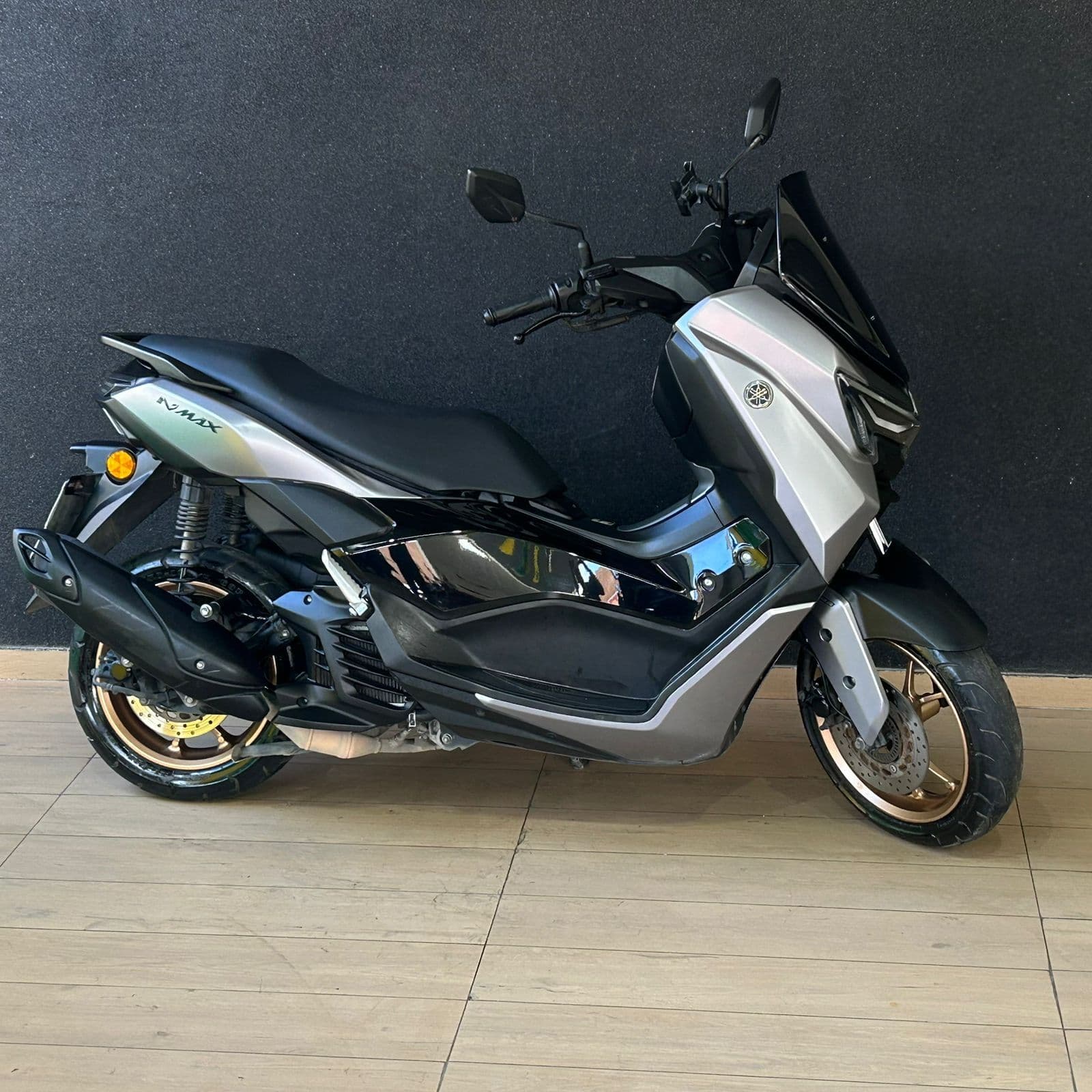 NMAX Connected 160 ABS - 1
